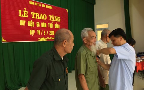 Lễ trao tặng huy hiệu 50 năm tuổi Đảng đợt 19/5/2019